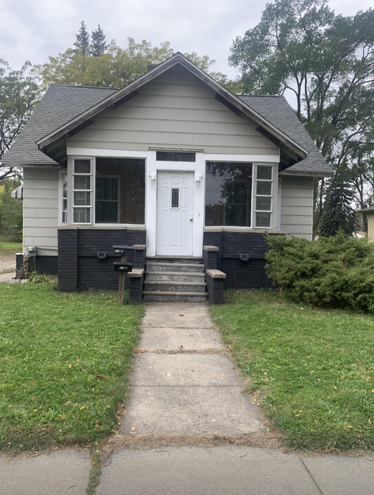 510 Pine St, Unit A in Essexville, MI - Building Photo