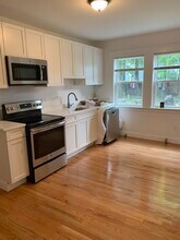 21 Moraine St, Unit 1 in Boston, MA - Foto de edificio - Building Photo