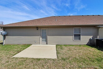 2479-2481 Travelers Way in Jackson, MO - Building Photo - Building Photo