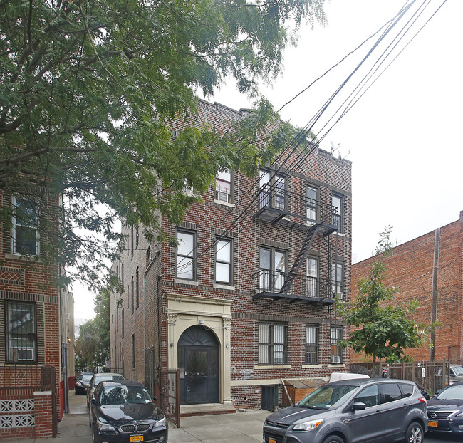 407 Montauk Ave in Brooklyn, NY - Building Photo - Building Photo