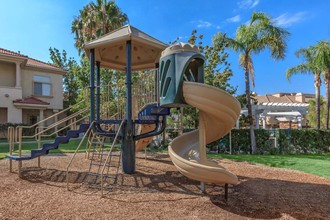 Colony Townhomes in Canyon Country, CA - Building Photo - Building Photo