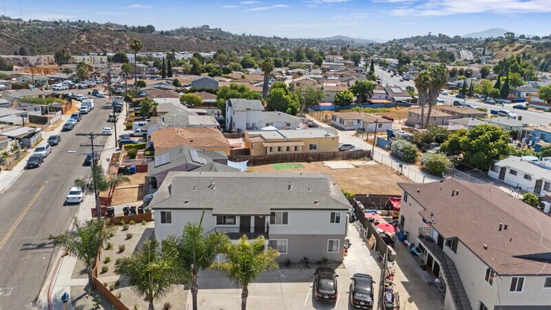 247 San Jacinto Dr in San Diego, CA - Building Photo