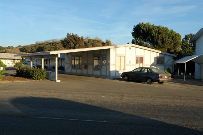 590 Avenue Of The Flags in Buellton, CA - Building Photo - Building Photo