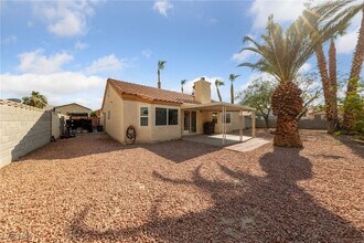 6316 W La Madre Way in Las Vegas, NV - Building Photo - Building Photo
