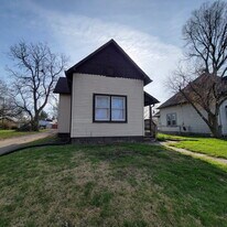 225 Trowbridge St in Indianapolis, IN - Building Photo