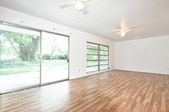 3530 NW 34th Pl in Gainesville, FL - Building Photo - Building Photo