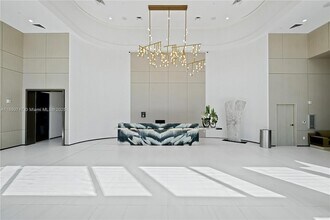 101 Diplomat Pkwy, Unit 0607 in Hallandale Beach, FL - Building Photo - Building Photo
