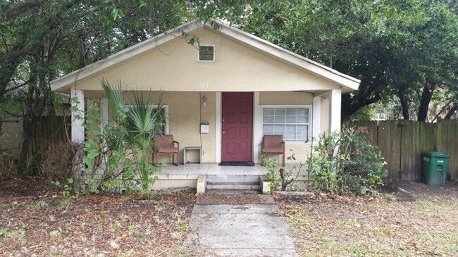 property at 1001 W Cypress St