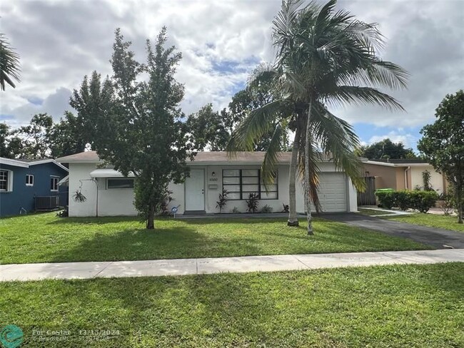 6560 NW 24th Pl in Sunrise, FL - Building Photo - Building Photo