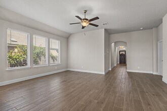 2256 Bluestem Bnd in New Braunfels, TX - Building Photo - Building Photo