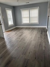 110 W Hunnicutt Ave in Baytown, TX - Foto de edificio - Building Photo
