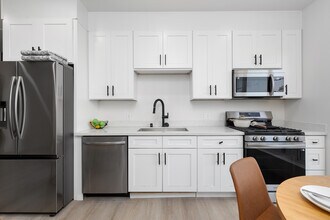 Polaris Lux in Los Angeles, CA - Building Photo - Interior Photo