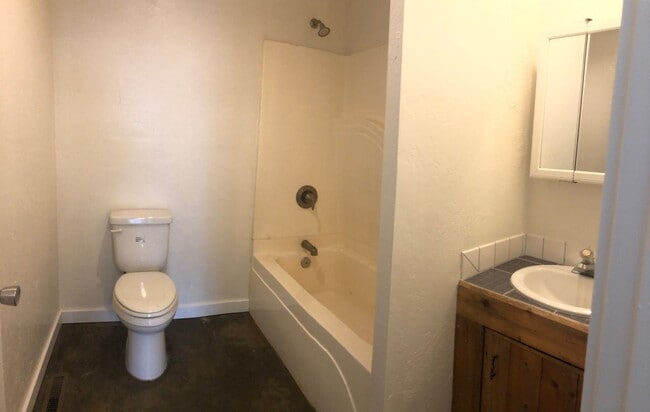 623 SW 4th St in Pendleton, OR - Building Photo - Building Photo