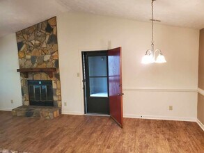 1865 Tryon Dr in Fayetteville, NC - Foto de edificio - Building Photo