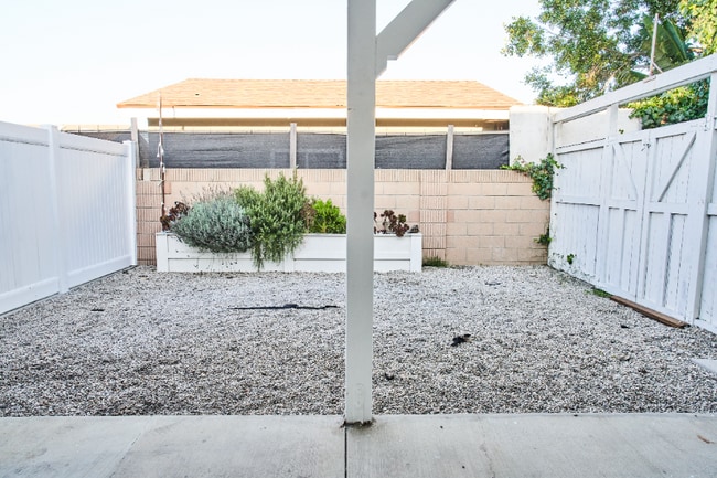606 E Realty St in Carson, CA - Building Photo - Building Photo