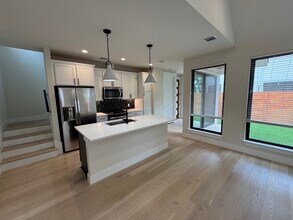 1101 1/2 Fiesta St in Austin, TX - Building Photo - Building Photo