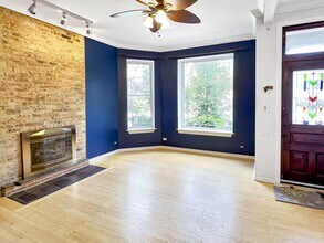 2649 W Evergreen Ave in Chicago, IL - Building Photo - Building Photo