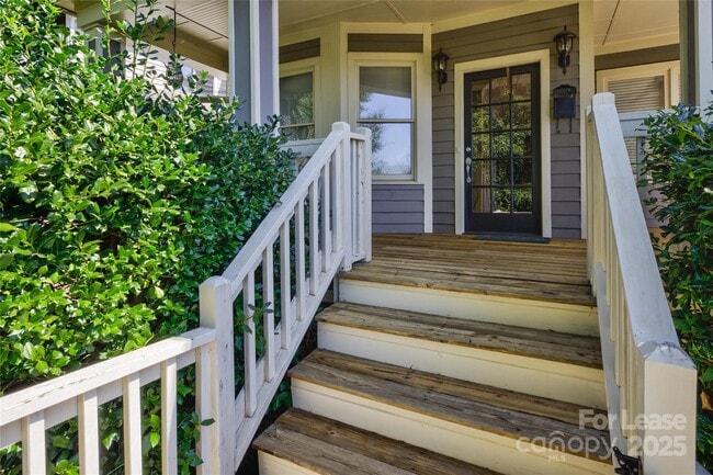909 Woodruff Pl in Charlotte, NC - Building Photo - Building Photo