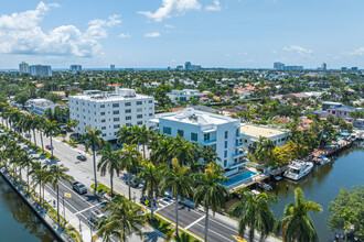 Maison Blanc in Fort Lauderdale, FL - Foto de edificio - Building Photo