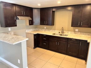 15392 Morada Rd in Victorville, CA - Foto de edificio - Building Photo