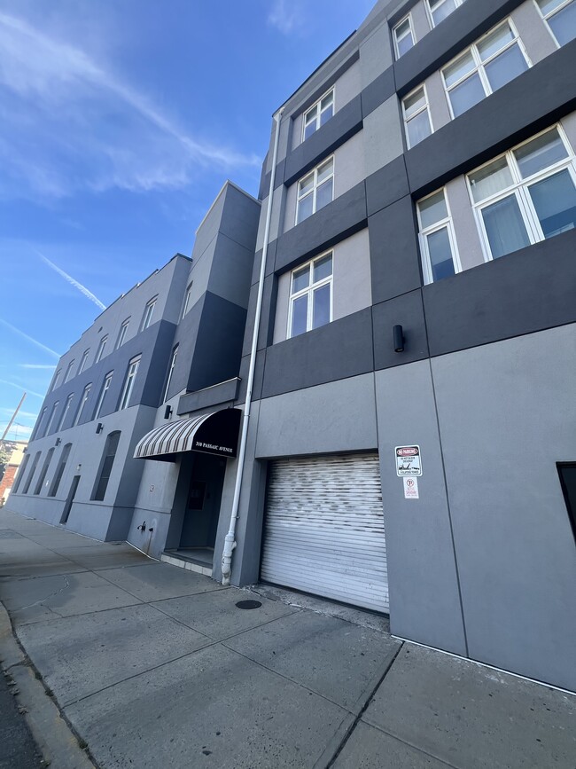 310 Passaic Ave, Unit 214 in Harrison, NJ - Building Photo - Building Photo