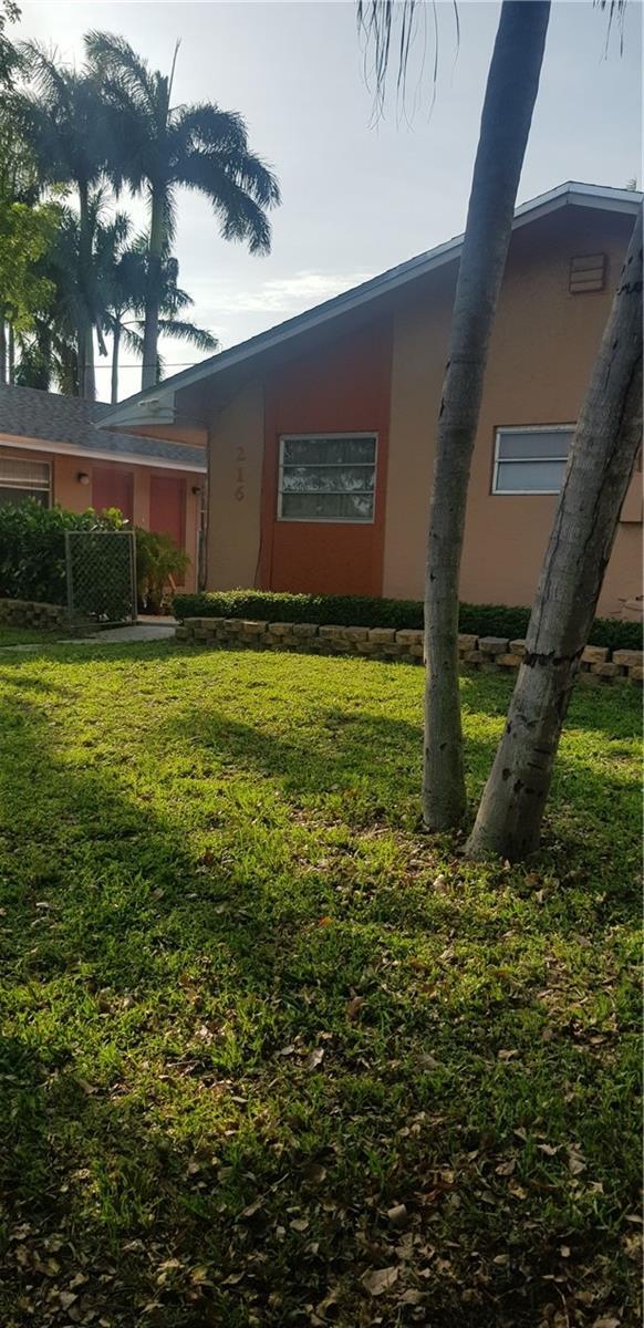 216 SW 9th St-Unit -2 in Hallandale Beach, FL - Building Photo - Building Photo