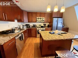 1798 Beacon St, Unit 3 in Brookline, MA - Building Photo