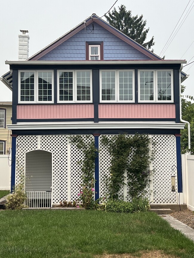 26 S Market St, Unit Carriage House
