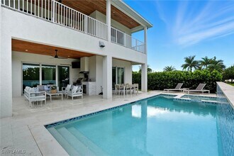 115 Cambria Ln in Naples, FL - Building Photo - Building Photo