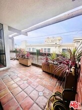 11805 Mayfield Ave in Los Angeles, CA - Building Photo - Building Photo