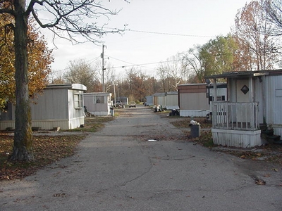 205 Sarvers Ln in Brooks, KY - Foto de edificio