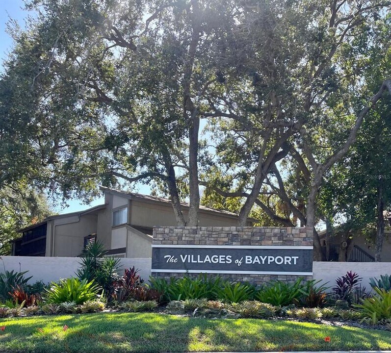 6346 Newtown Cir in Tampa, FL - Building Photo