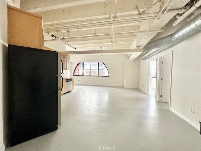 312 W 5th St, Unit M4 in Los Angeles, CA - Building Photo - Building Photo