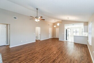 7631 Collins Ridge Blvd in Jacksonville, FL - Building Photo - Building Photo