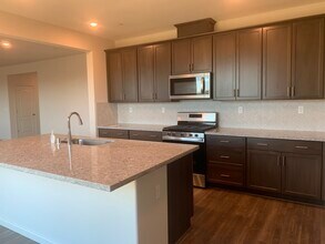 1140 Morningside Pl in Dixon, CA - Building Photo - Building Photo