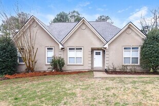 1001 Saddlecreek Pkwy in Birmingham, AL - Building Photo