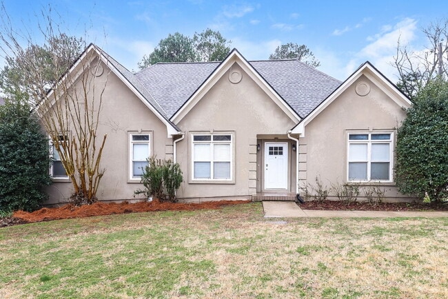 property at 1001 Saddlecreek Pkwy