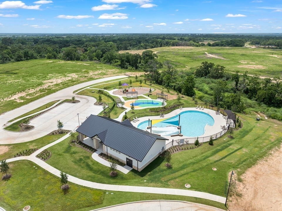 3938 Windy Whisper Dr in Brookshire, TX - Building Photo