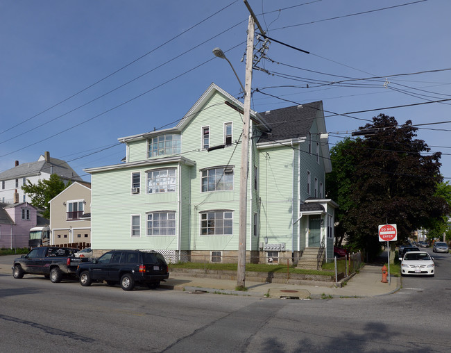 36 Deane St in New Bedford, MA - Foto de edificio - Building Photo