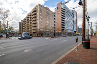 Fairmont Plaza in Bethesda, MD - Foto de edificio - Primary Photo