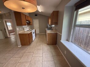 86 Coastal Ln in San Antonio, TX - Foto de edificio - Building Photo