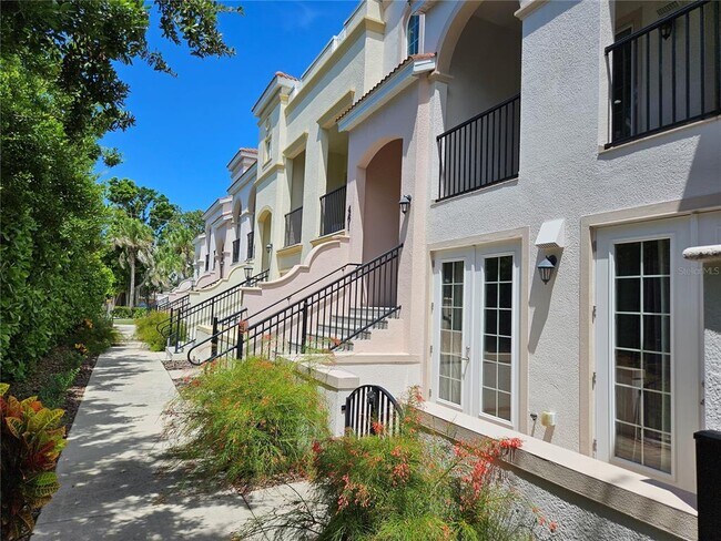 property at 461 Nokomis Ave S