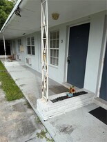 16020 NE 19th Ct in North Miami Beach, FL - Building Photo