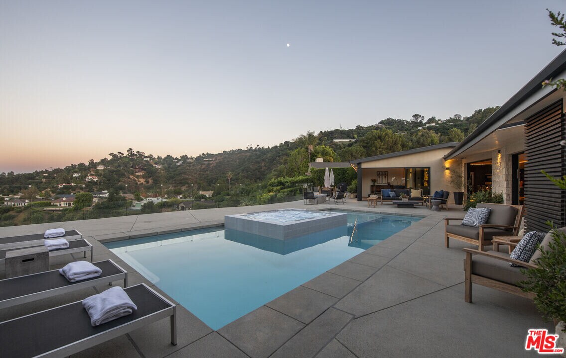 3526 Wrightwood Ct in Los Angeles, CA - Building Photo
