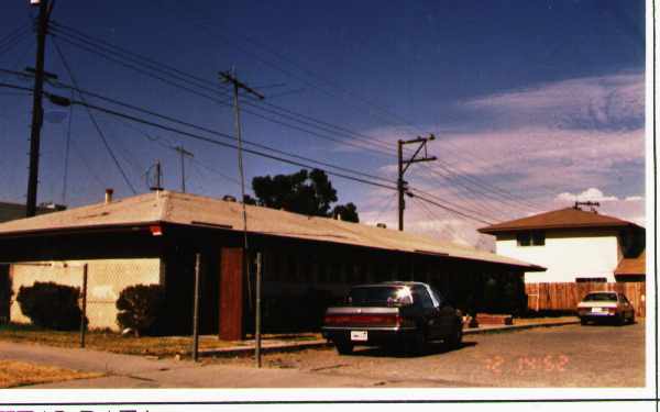 7901 Sierra Ave in Fontana, CA - Building Photo