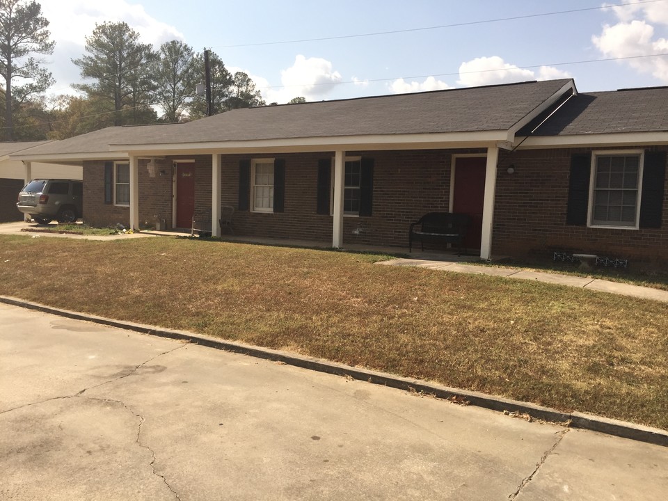 158 Hennon Dr NW in Rome, GA - Building Photo