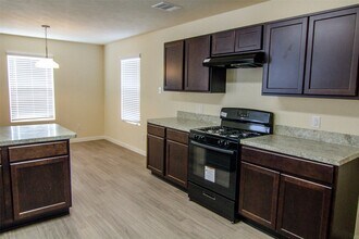 926 Hidden Cove Ct in La Marque, TX - Building Photo - Building Photo