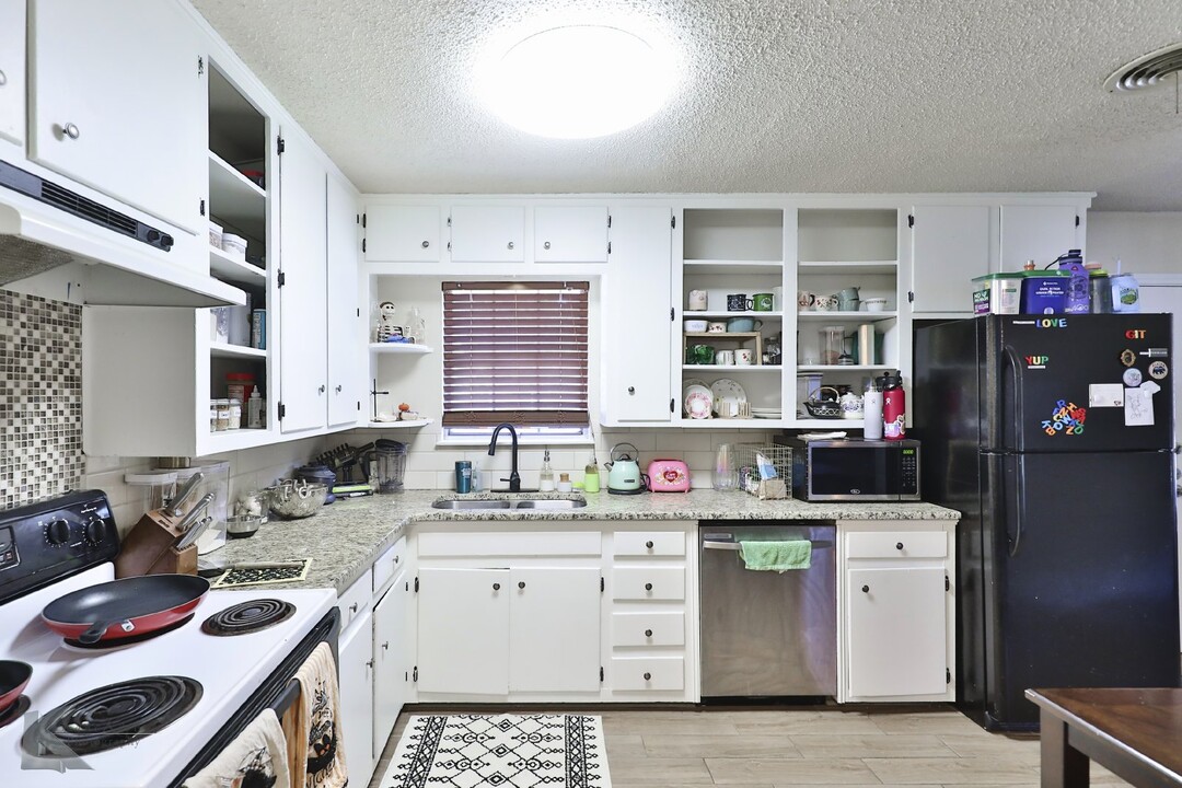2610 S 39th St in Abilene, TX - Building Photo