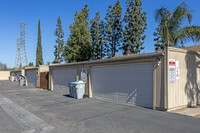 Palm Gates Apartments in Fresno, CA - Building Photo - Building Photo