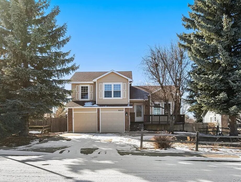6825 Timm Ct in Colorado Springs, CO - Foto de edificio
